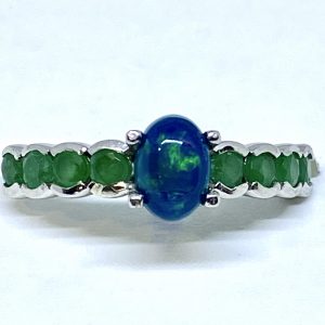 Inel argint cu opal cabochon si smarlade